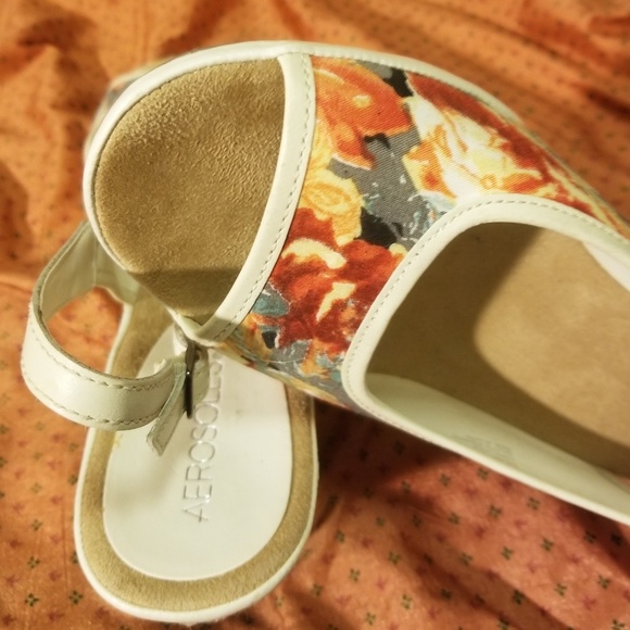 AEROSOLES Shoes - Aerosoles DOZEN ROSES NWOT